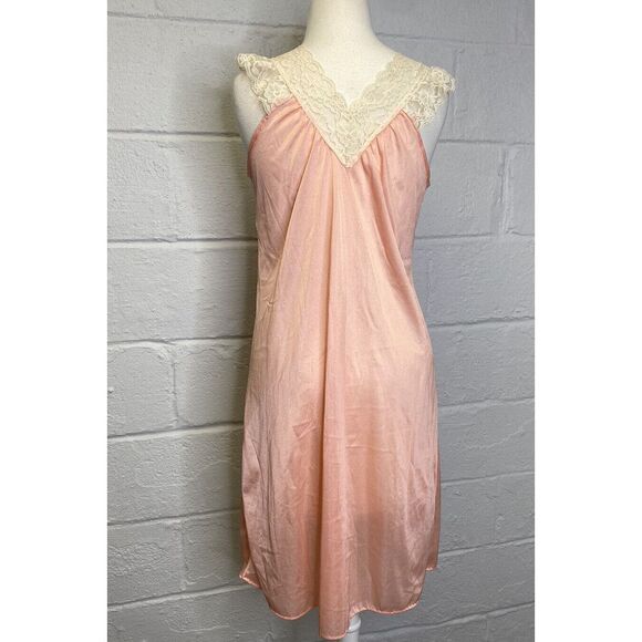 Vintage First Lady Lingerie Lace Nightgown Medium Peach Nylon‎ Old Hollywood - Picture 4 of 8
